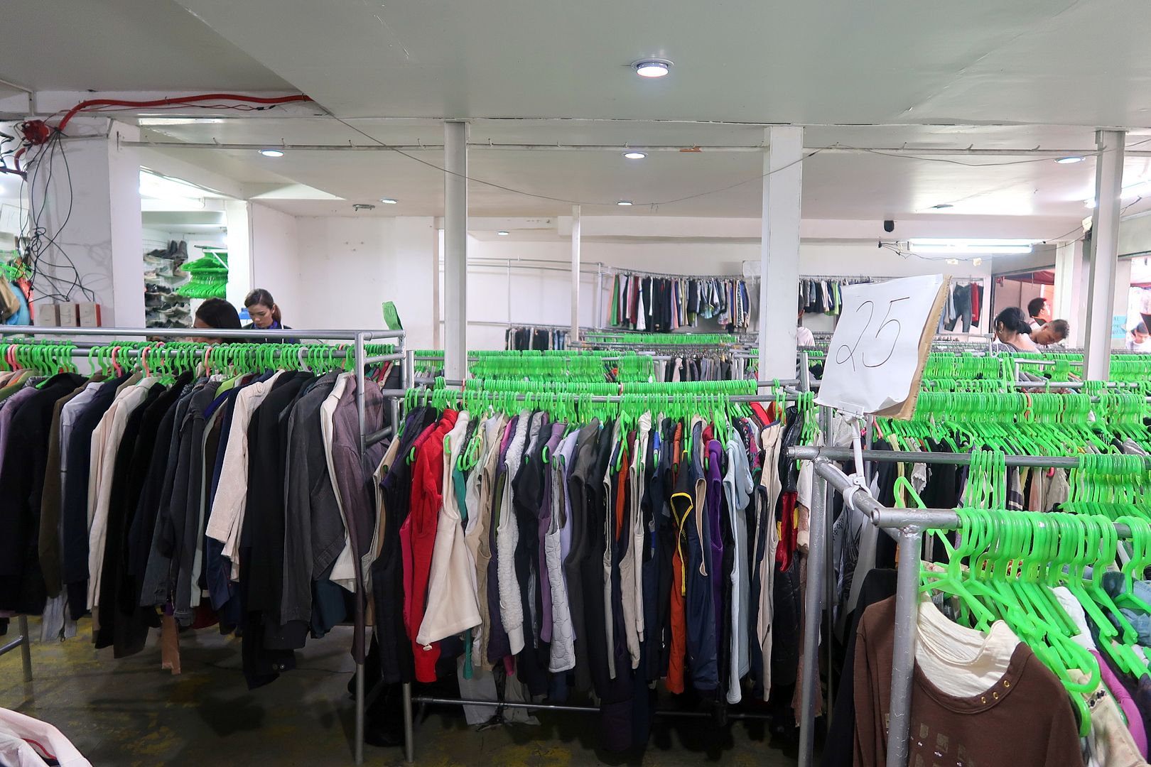 Real Asian Beauty UKAYUKAY in CUBAO Affordable Autumn & Winter Outfit